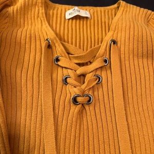HOLLISTER LONG SLEEVE.